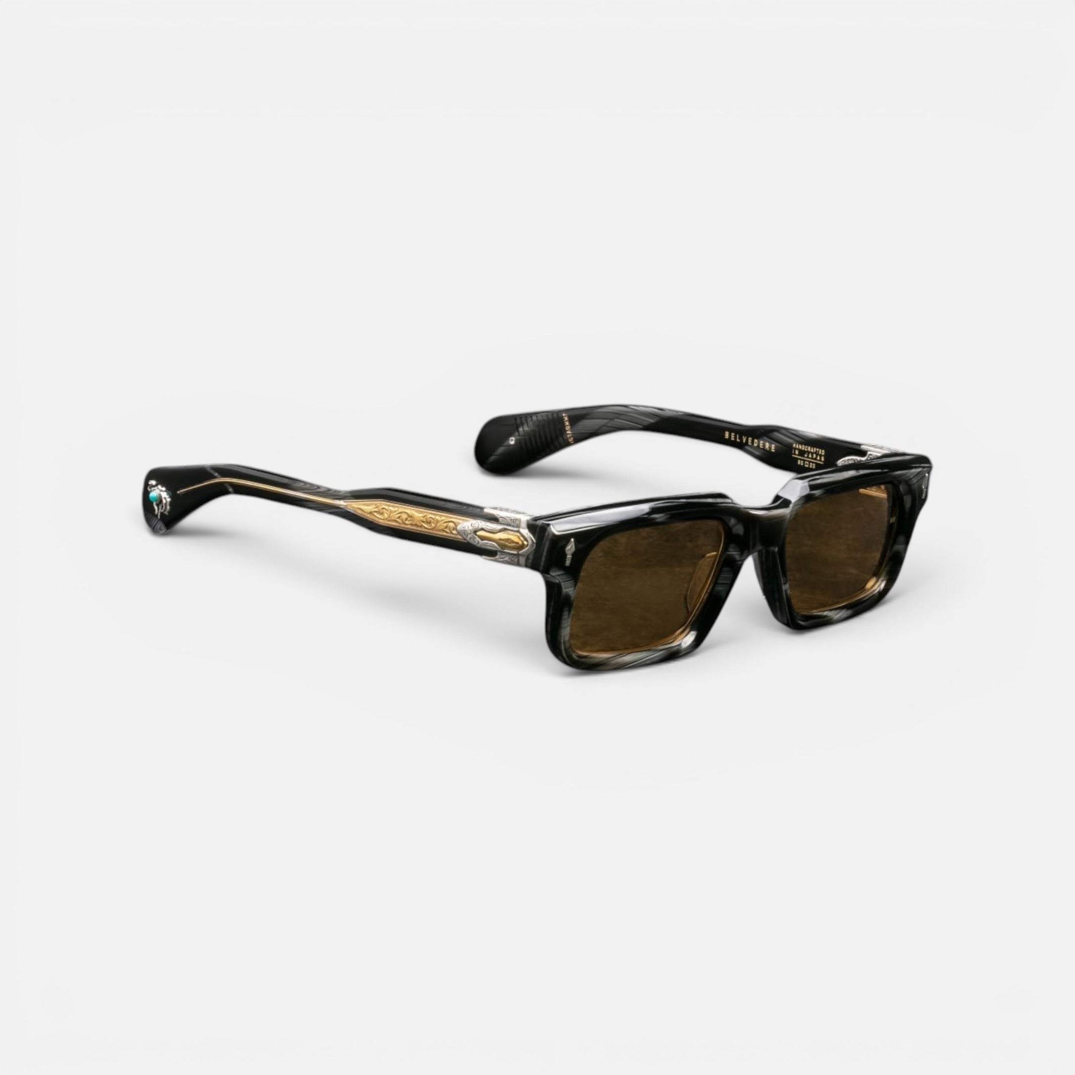 BELVEDERE_Black Horn_Lato