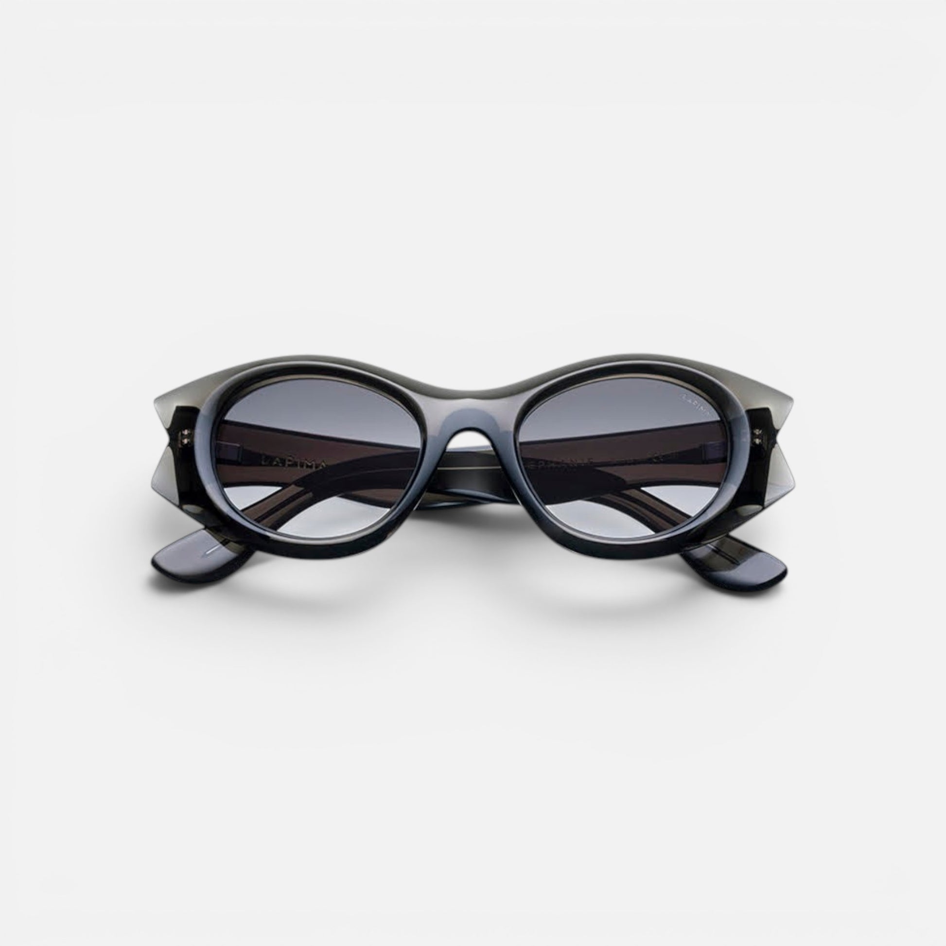 Stephanie_Lapima_Garoa_Grey_Frontale_Sole