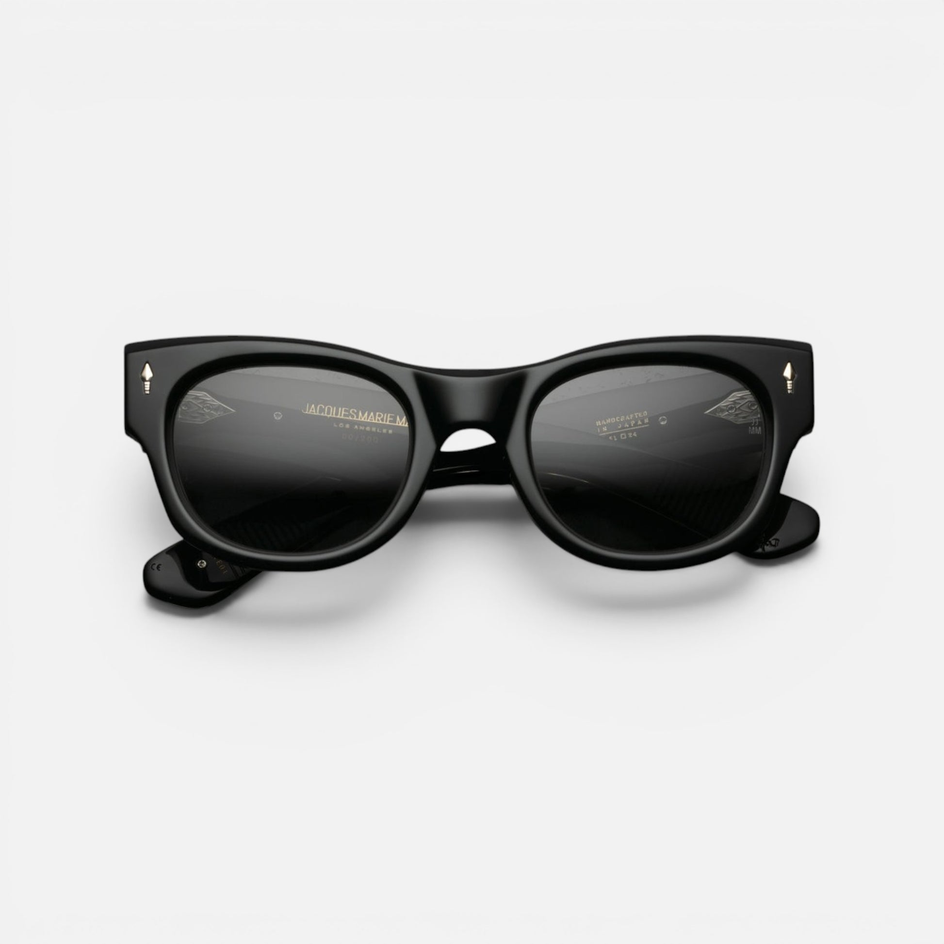 TRUCKEE_Noir