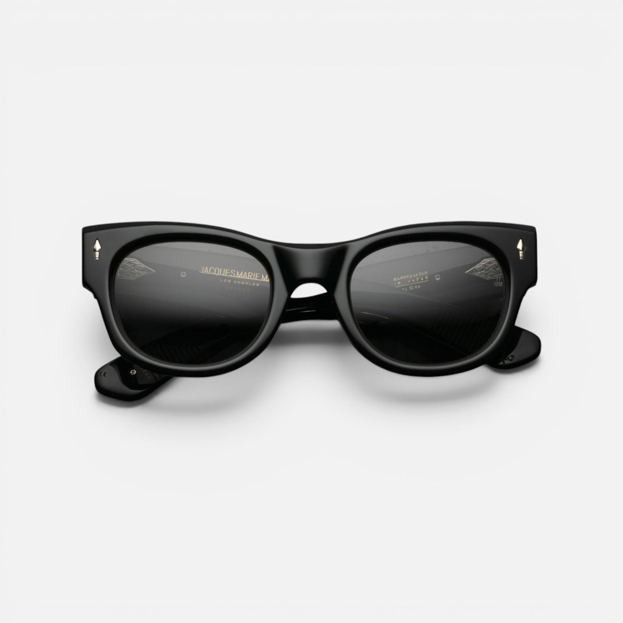 TRUCKEE_Noir
